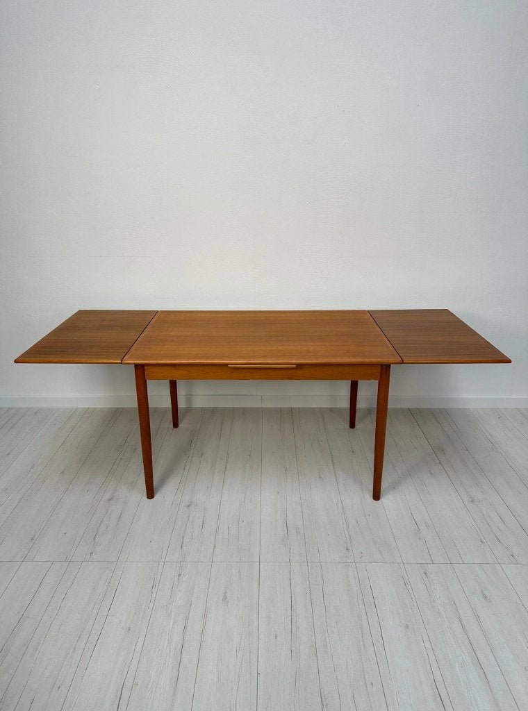 Foto 2 van Minimalistische grote uitschuifbare teak eettafel jaren 60