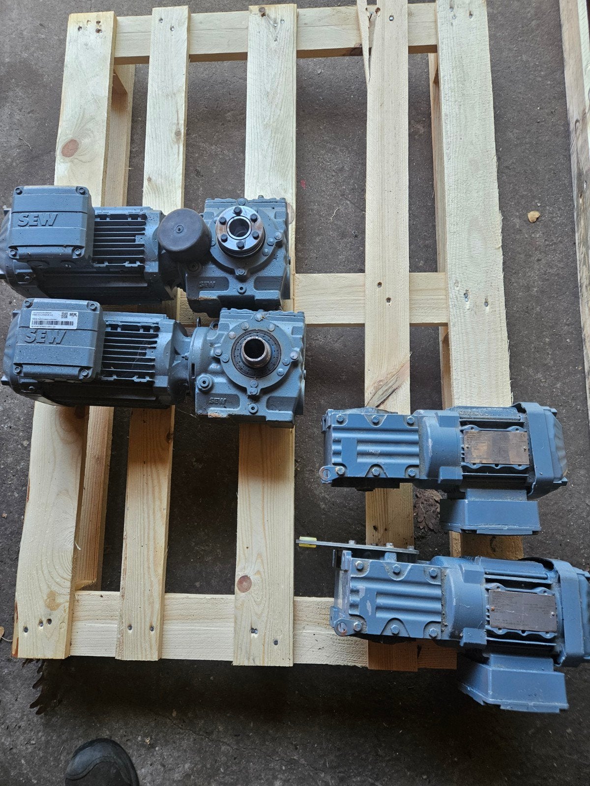 SEW-Eurodrive Reductiemotoren 21 en 23 rpm, Ophalen of Verzenden, Nieuw, Elektromotor, Minder dan 1400 rpm