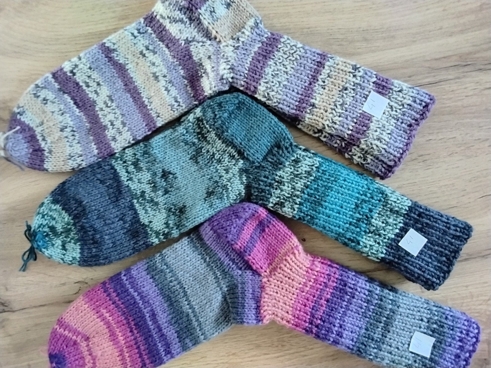 gekleurde handgebreide  sokken, Ophalen of Verzenden, Nieuw, Haken, Wol of Garen