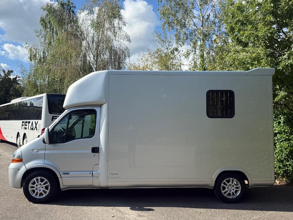 Foto 13 van Renault Master Roelofsen Paardenwagen Horsetruck LAGE KM