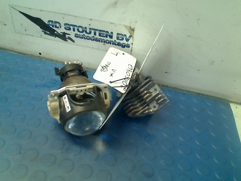 Koplamp Links BMW X1 (E84) (2011-09/2015-06) E95882, Gebruikt, Petuelring 130, München 80809, , Duitsland, BMW, Bayerische Motoren Werke AG