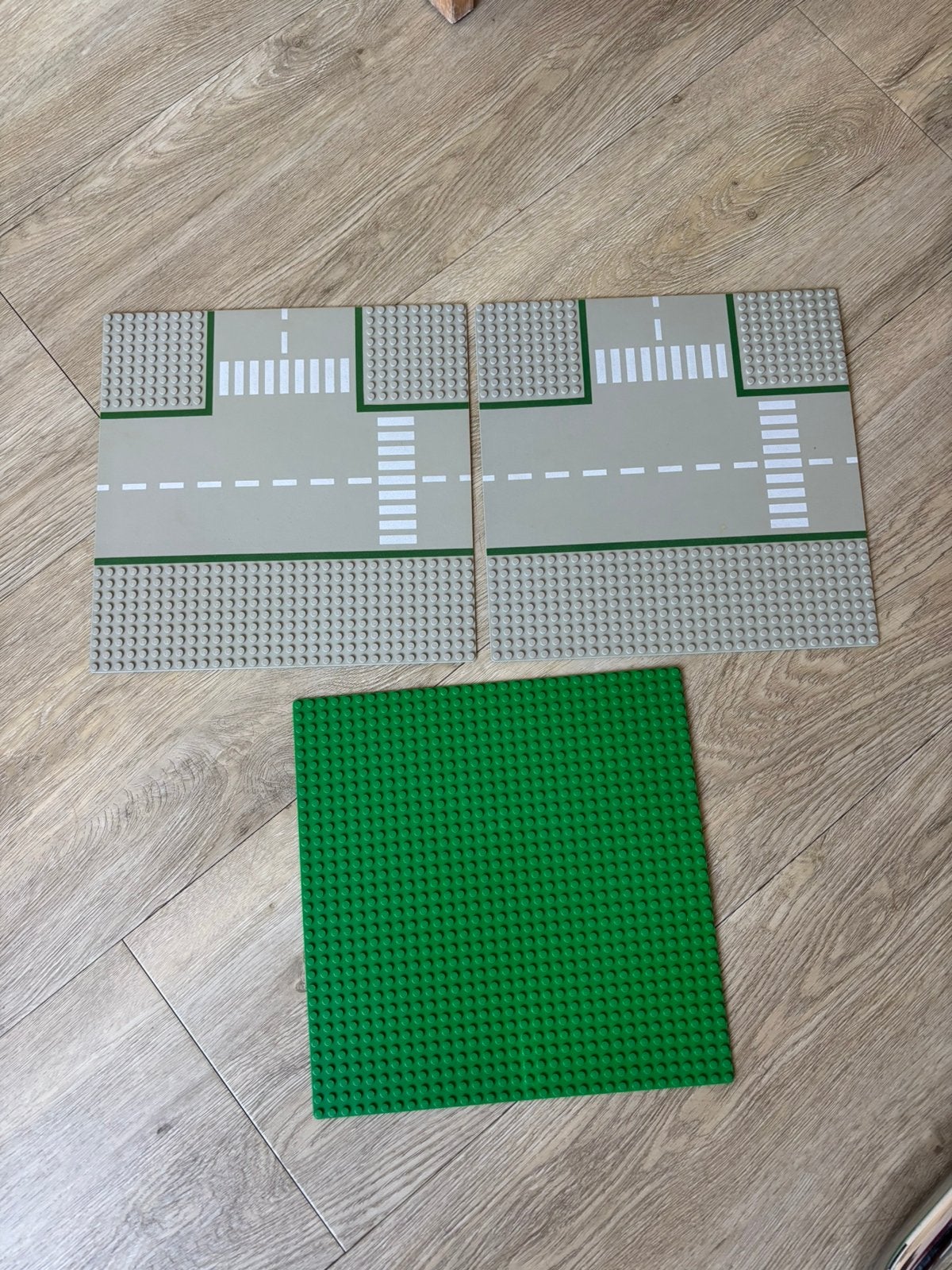 3 Lego platen (1x groen, 2x wegen jaren 80), Ophalen, Gebruikt