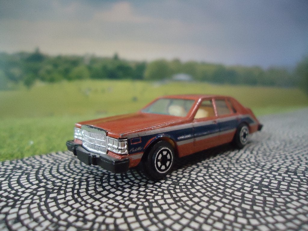 1:70 Cadillac Seville Elegante - YatMing bruinmetallic, Ophalen of Verzenden, Gebruikt, Auto