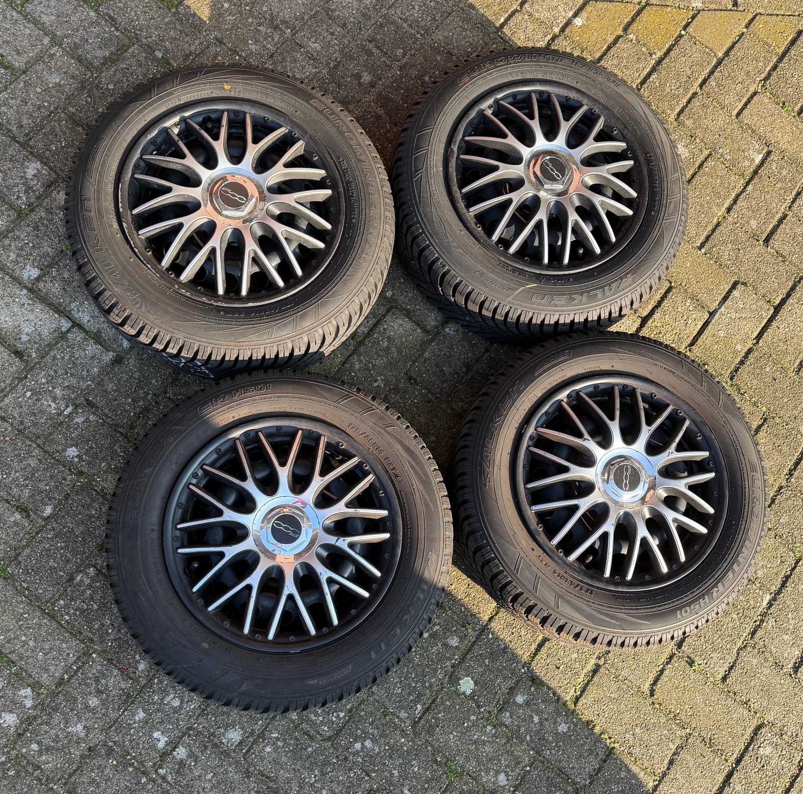 Fiat 500 set winterbanden Falken 175/65/14 stalen velgen, Auto diversen, Ophalen of Verzenden, Zo goed als nieuw