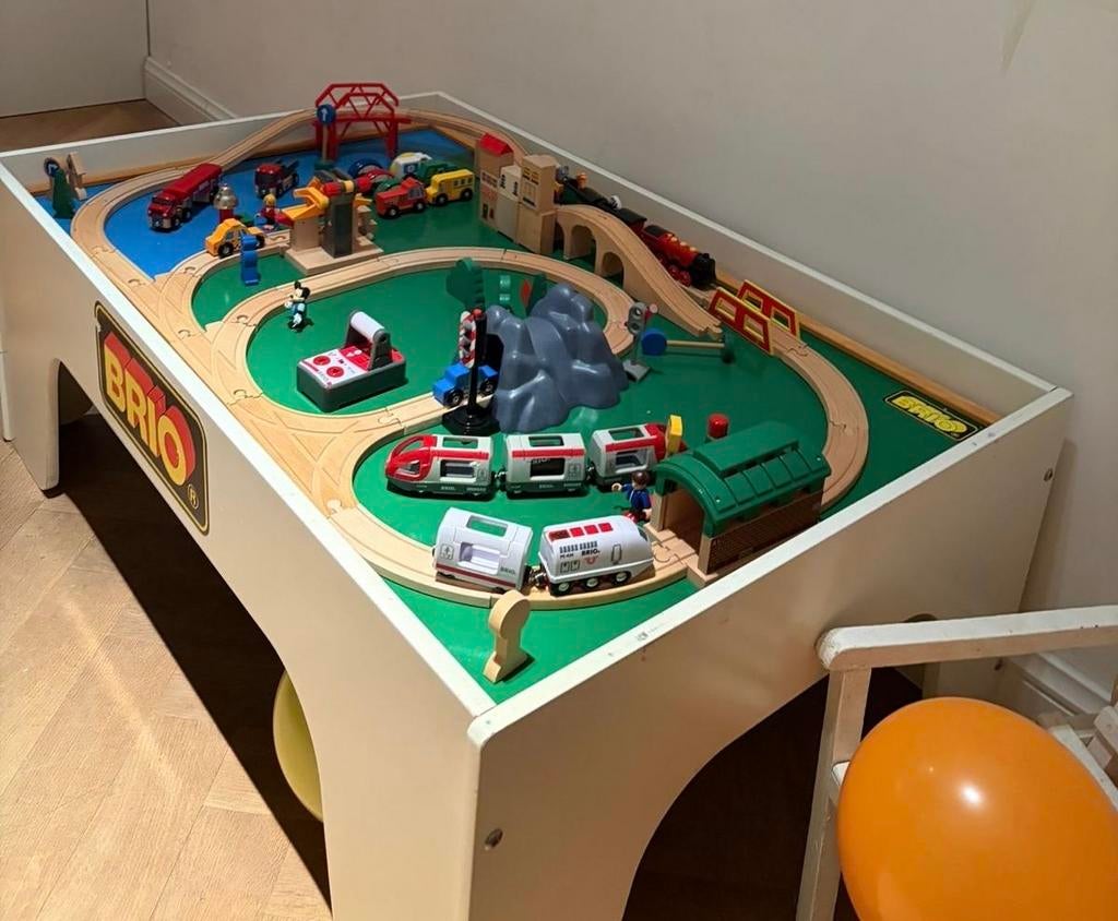 Complete BRIO treintafel + luxe treinset (zeer uitgebreid!), Ophalen, Gebruikt