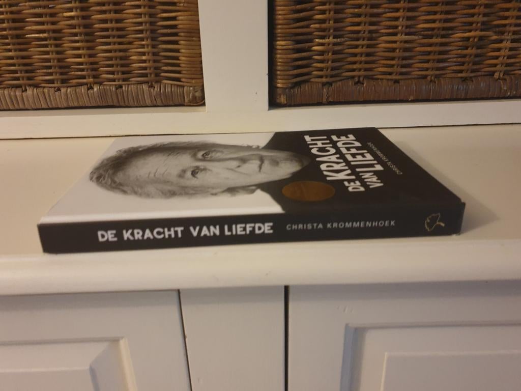 Christa Krommenhoek - De kracht van de liefde (Koos Alberts), Ophalen of Verzenden, Gelezen, Overige