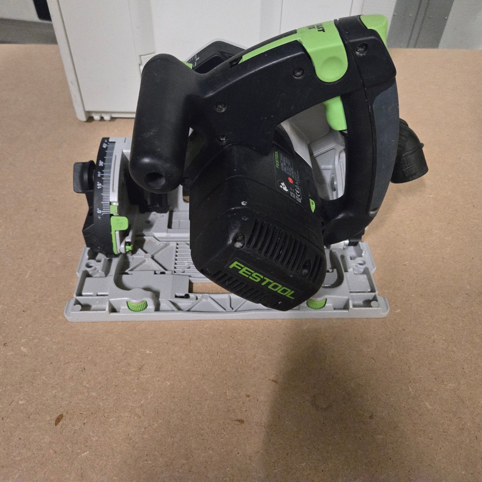 Foto 4 van Festool invalzaag TS 55 REBQ met 2x 1400mm geleiderails
