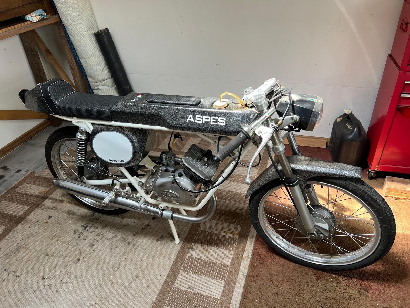 Zeldzame Aspes bromfiets - Klassieke Italiaanse sportbrommer, Fietsen en Brommers, Brommers | Oldtimers, Ophalen, 50 cc, Overige merken