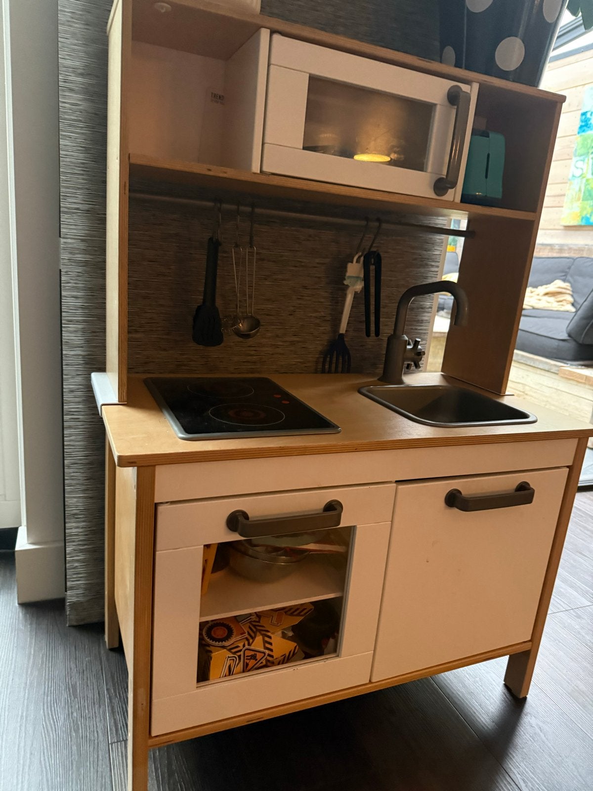 IKEA Duktig Speelkeuken met magnetron en kookplaat, Kinderen en Baby's, Speelgoed | Speelkeukens, Ophalen of Verzenden, Gebruikt