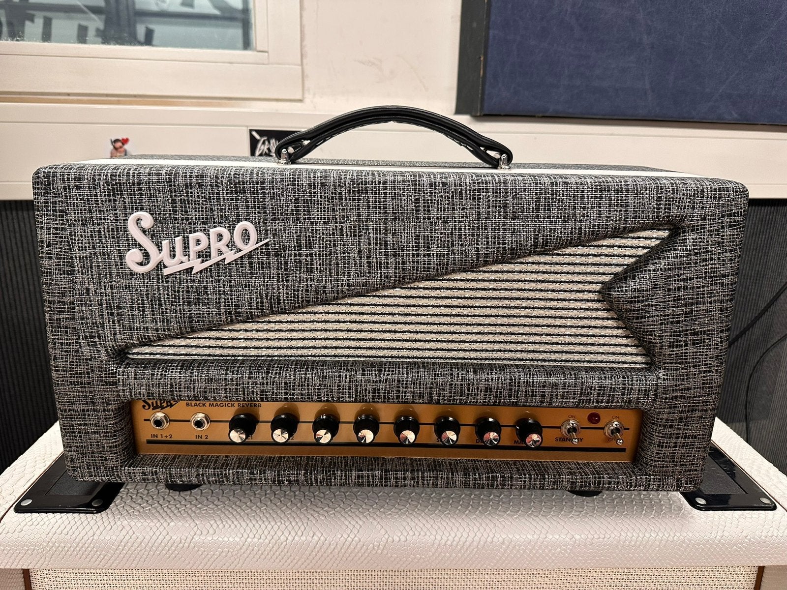Supro Black Magick Reverb head, Muziek en Instrumenten, Versterkers | Bas en Gitaar, Ophalen of Verzenden, Zo goed als nieuw, Minder dan 50 watt