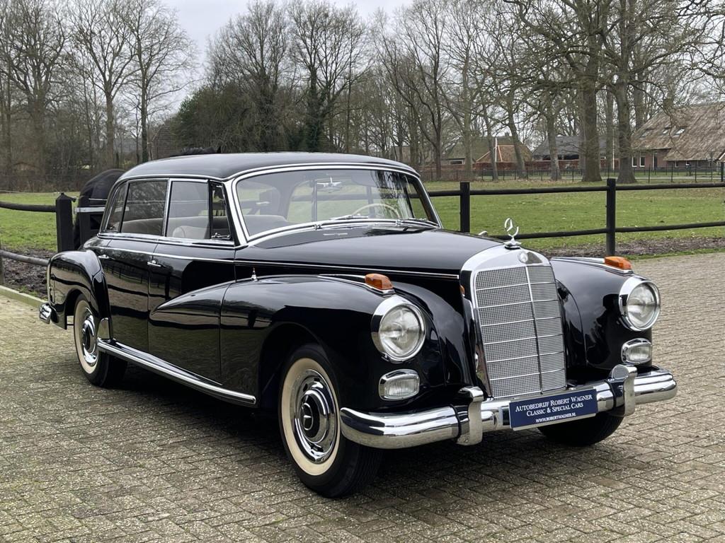 Mercedes-Benz 300 D Adenauer, gerestaureerd, Velours, Auto's, Achterwielaandrijving, 160 pk, Zwart, Mercedes-Benz