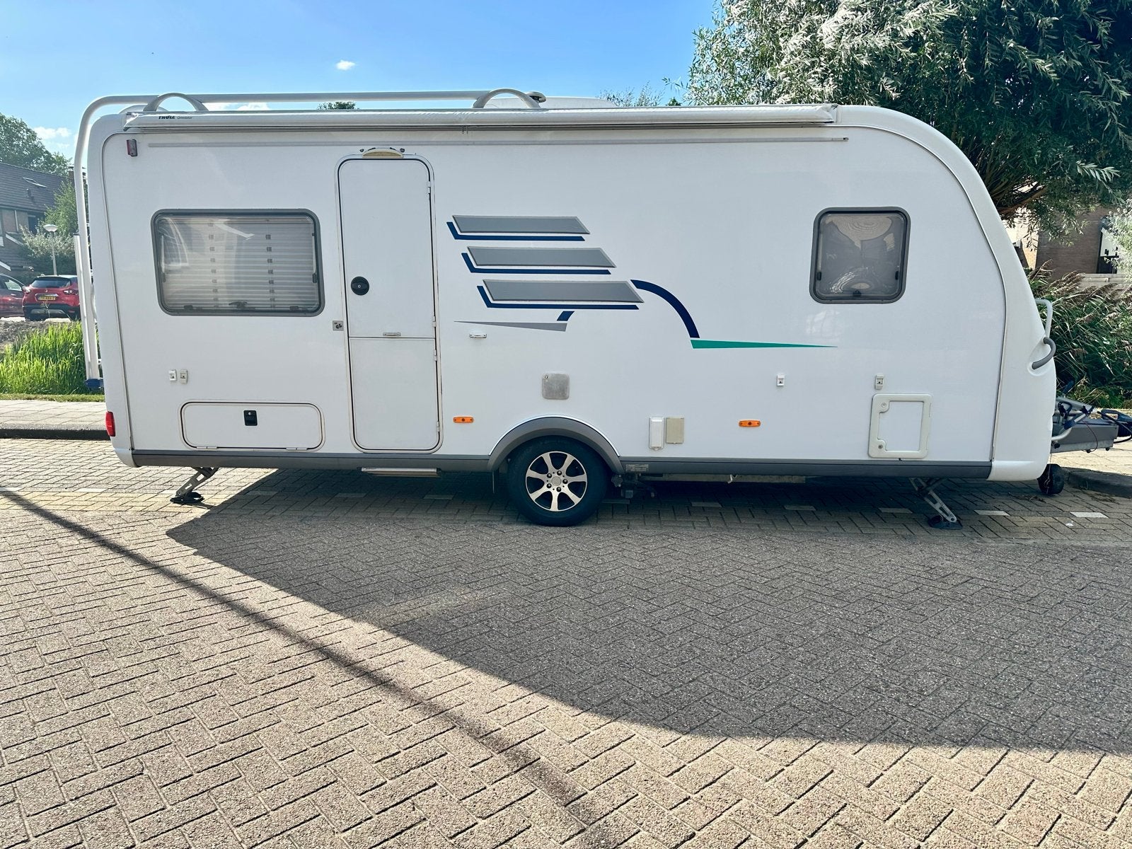 Eriba Moving 545 - Volledig uitgeruste caravan, Rondzit, Frans bed, Particulier, 5 tot 6 meter