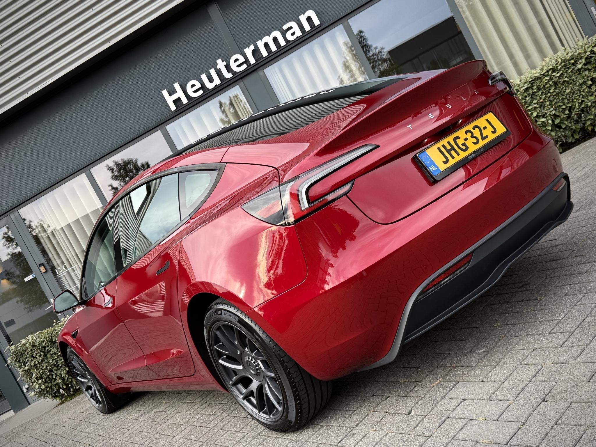 Tesla Model 3 RWD Highland Premium/Panodak/Stoelventilatie, Auto's, Automaat, Achterwielaandrijving, Gebruikt, 1736 kg