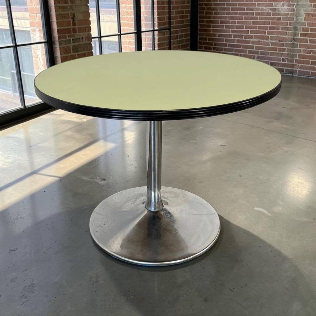 Vintage ronde muntgroene salontafel / sidetable chromen voet, Ophalen