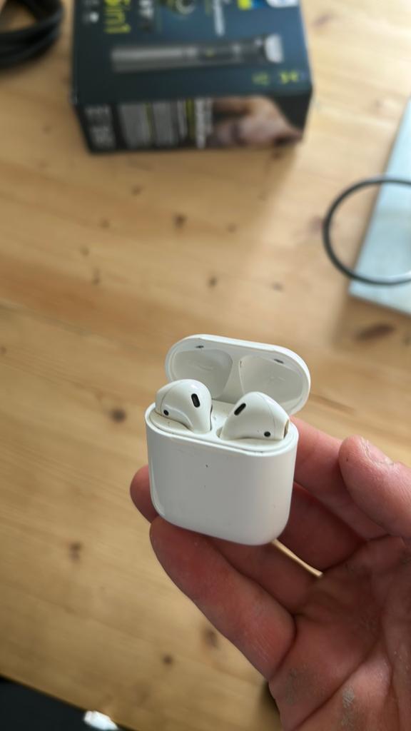 Airpods, Telecommunicatie, Mobiele telefoons | Oordopjes, Ophalen of Verzenden, Zo goed als nieuw
