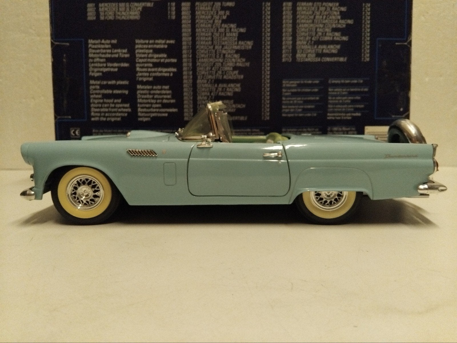 Ford Thunderbird blue cabriolet Revell metal 1:18 KRD, Ophalen of Verzenden, Zo goed als nieuw, Auto, Revell