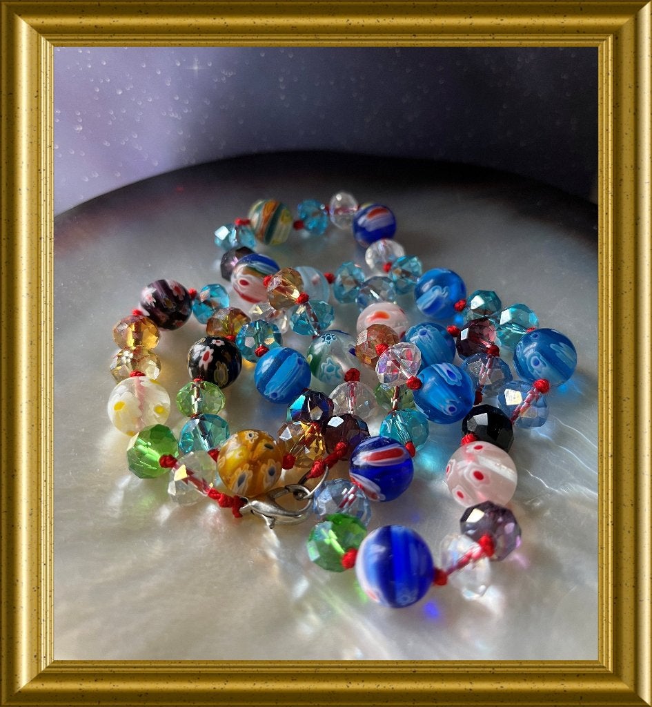 Mooie geknoopte ketting met glazen kralen, Ophalen of Verzenden, Overige materialen, Ketting