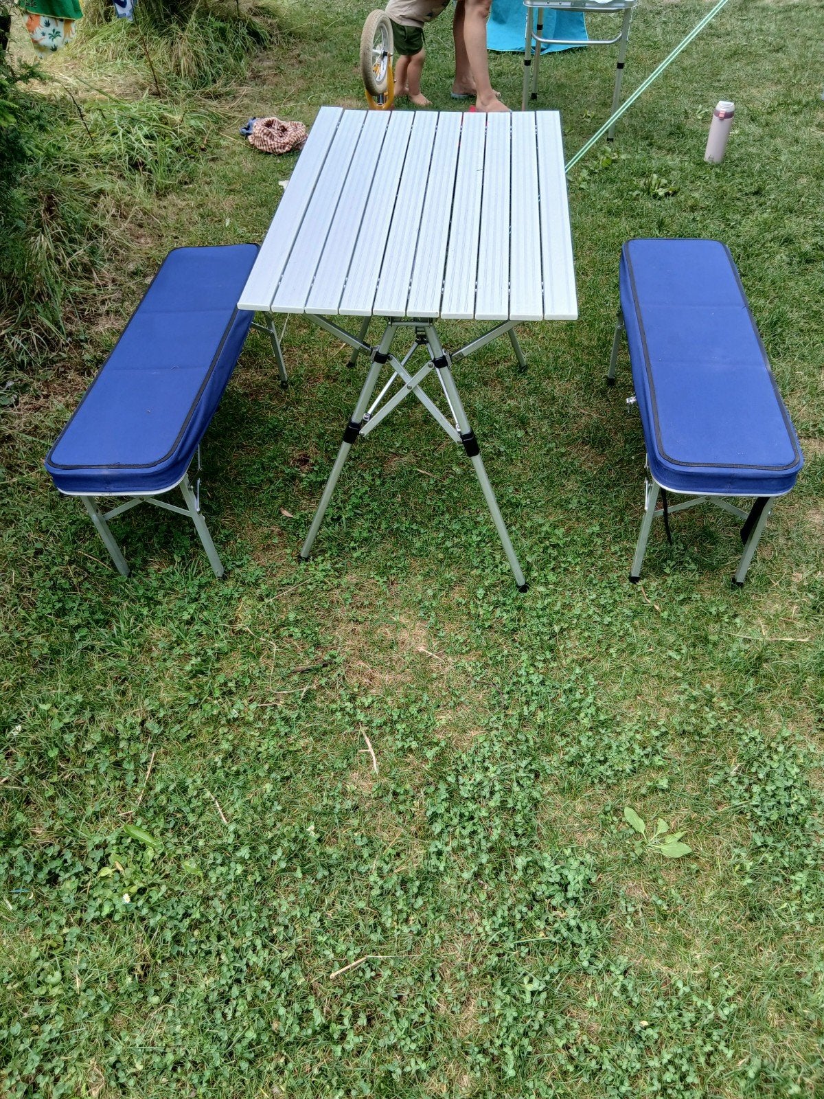 Opvouwbare campingtafel biertafel met 2 bankjes, aluminium, Ophalen of Verzenden, Gebruikt, Campingtafel