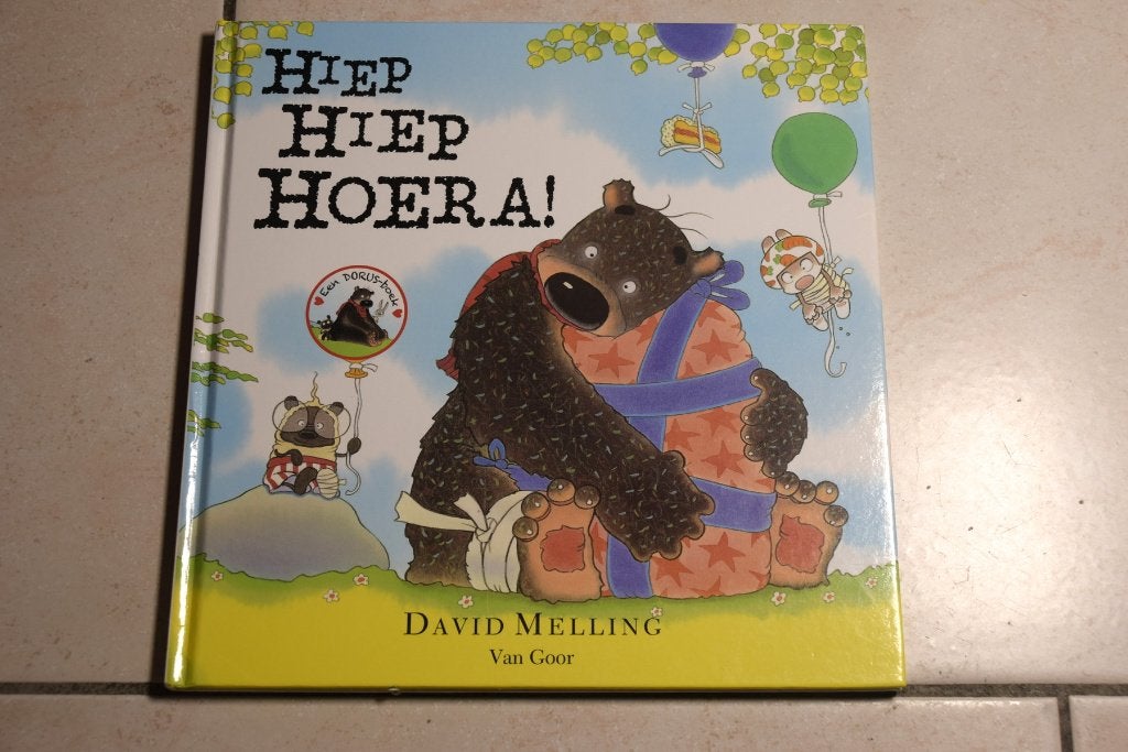 Hiep Hiep Hoera! / David Melling, Ophalen of Verzenden, Zo goed als nieuw, Fictie algemeen, Voorleesboek