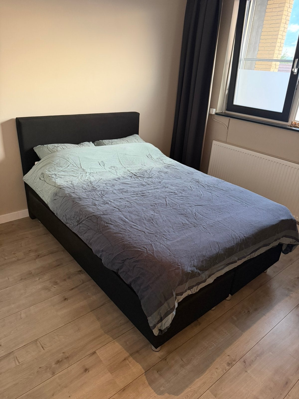 GRATIS boxspring 140x200 incl. matras & topper vanaf 6 okt, Ophalen, Gebruikt, Tweepersoons