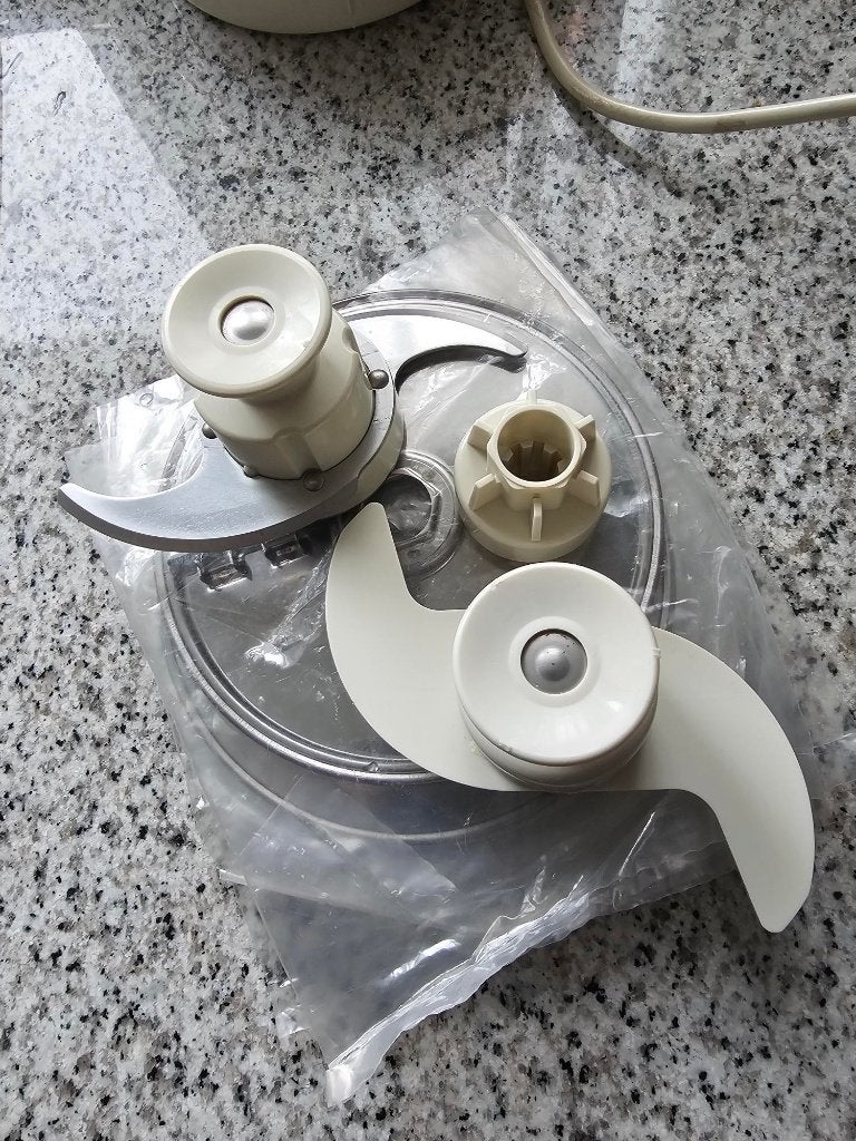 Keukenmachine, Witgoed en Apparatuur, 2 tot 3 liter, Ophalen, Zo goed als nieuw, 1 snelheid