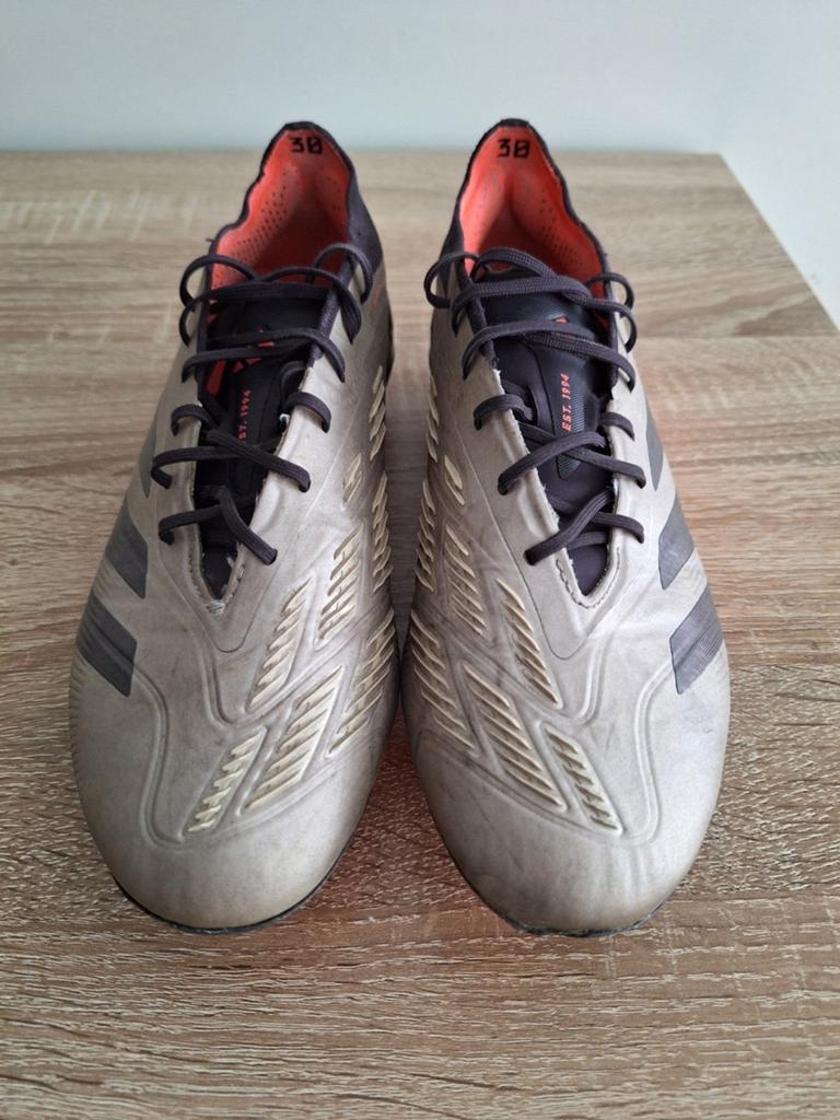 Adidas Predator voetbalschoenen maat 41, Sport en Fitness, Voetbal, Maat XS of kleiner, Ophalen of Verzenden, Zo goed als nieuw
