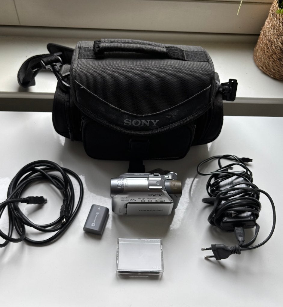 Sony DCR-HC17E MiniDV, werkend, incl. 2 accu's, tas en lader, Mini dv, Gebruikt, 20x of meer, Ophalen of Verzenden