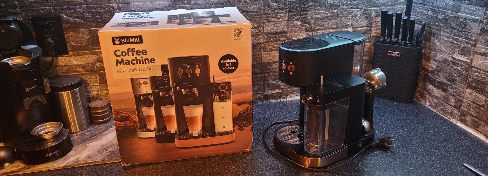 Koffiemachine met melkopschuimer, Ophalen, Koffiemachine, Gemalen koffie, Zo goed als nieuw