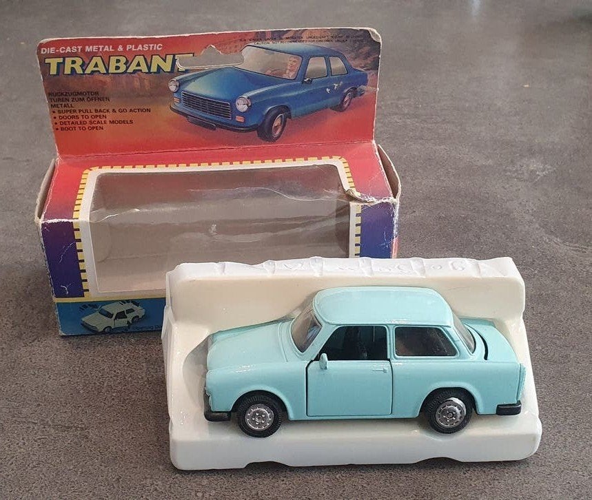 Trabant Die-Cast Modelauto - Lichtblauw - Nr. 8677W, Overige merken, Auto, Groter dan 1:32, Nieuw