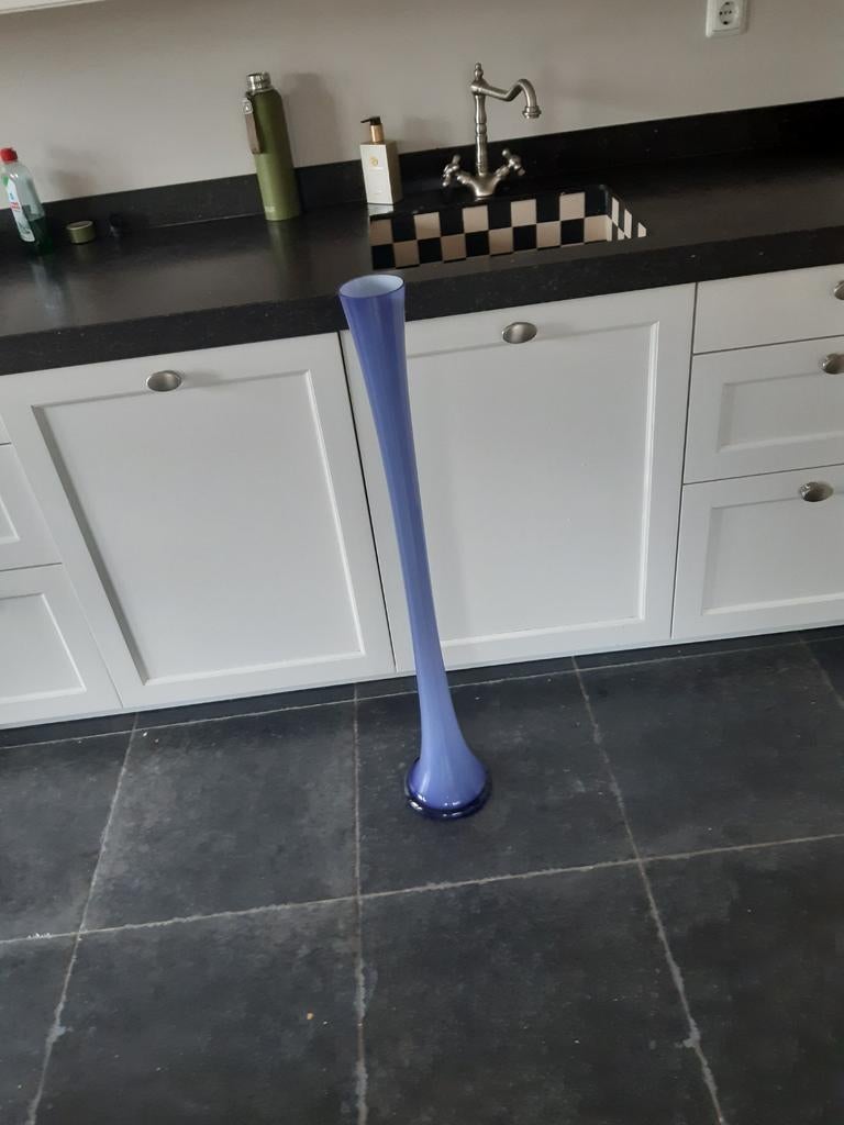 Bloemen vaas zeer mooi ongeveer 1 meter hoog, Ophalen of Verzenden, Zo goed als nieuw, Overige kleuren, Glas