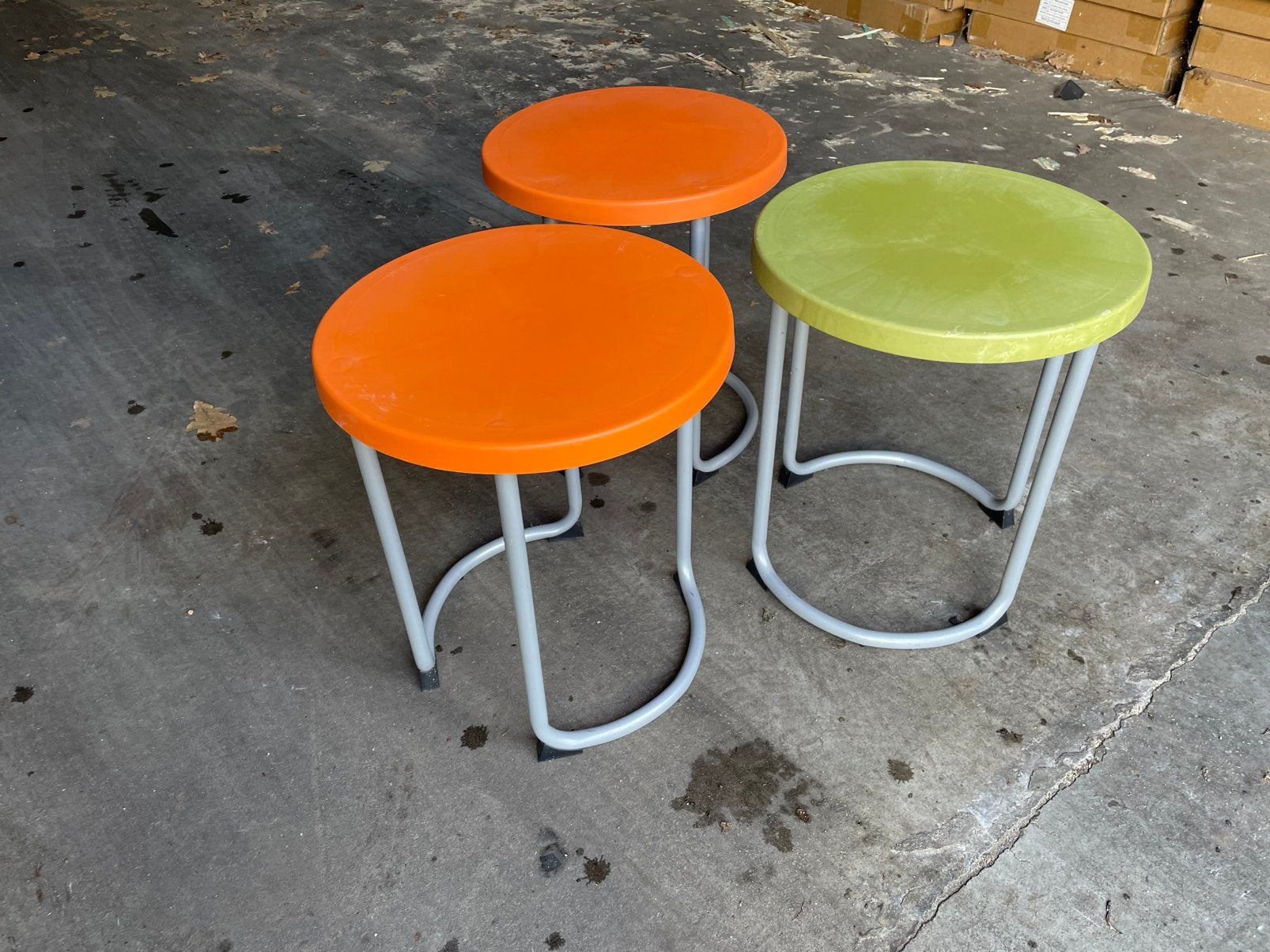 3x kleurrijke krukjes / kruk / krukken / kinderkruk, Ophalen, Gebruikt, Kunststof