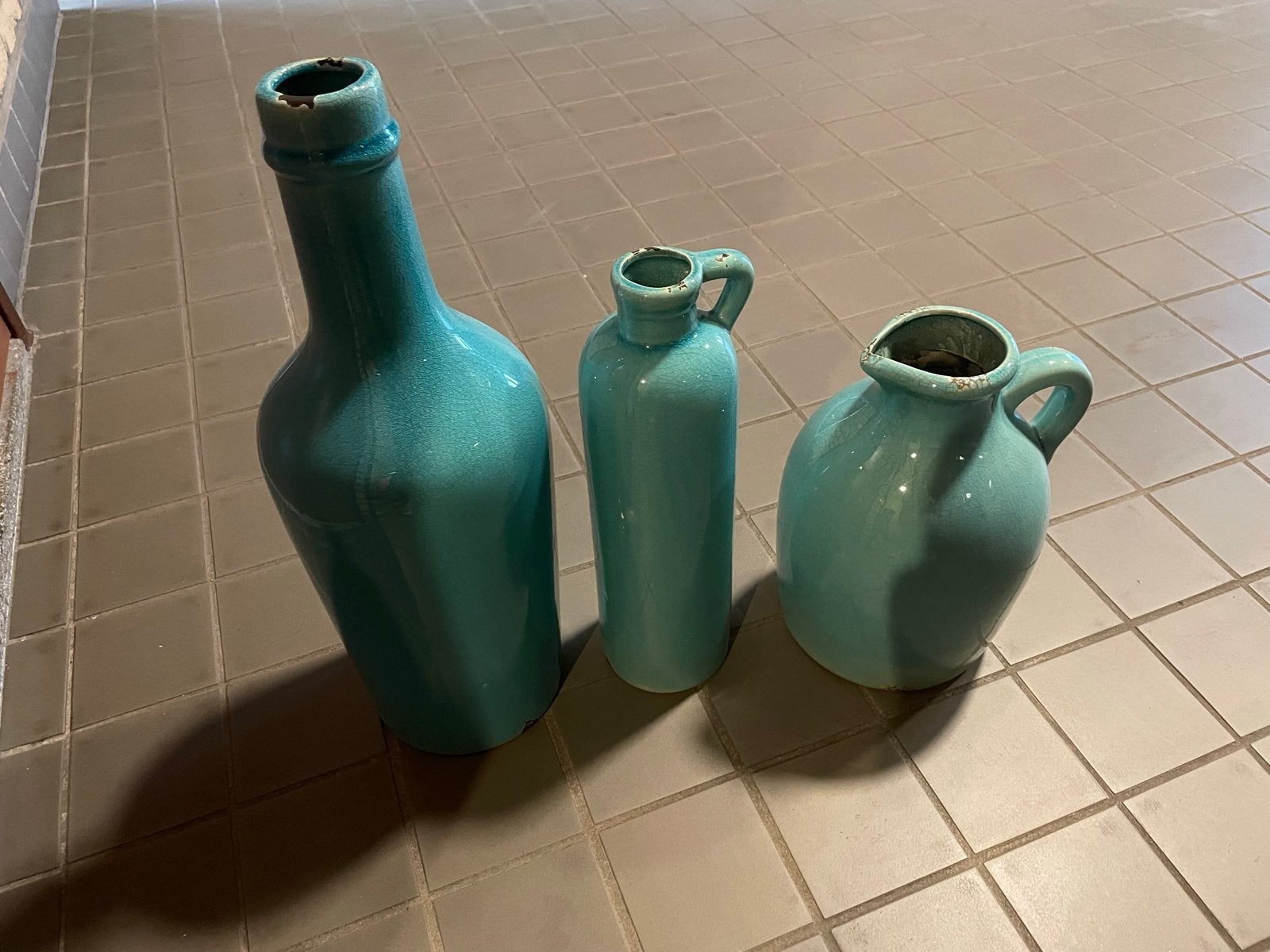 Decoratieve vazen en kruik in turquoise keramiek, Ophalen