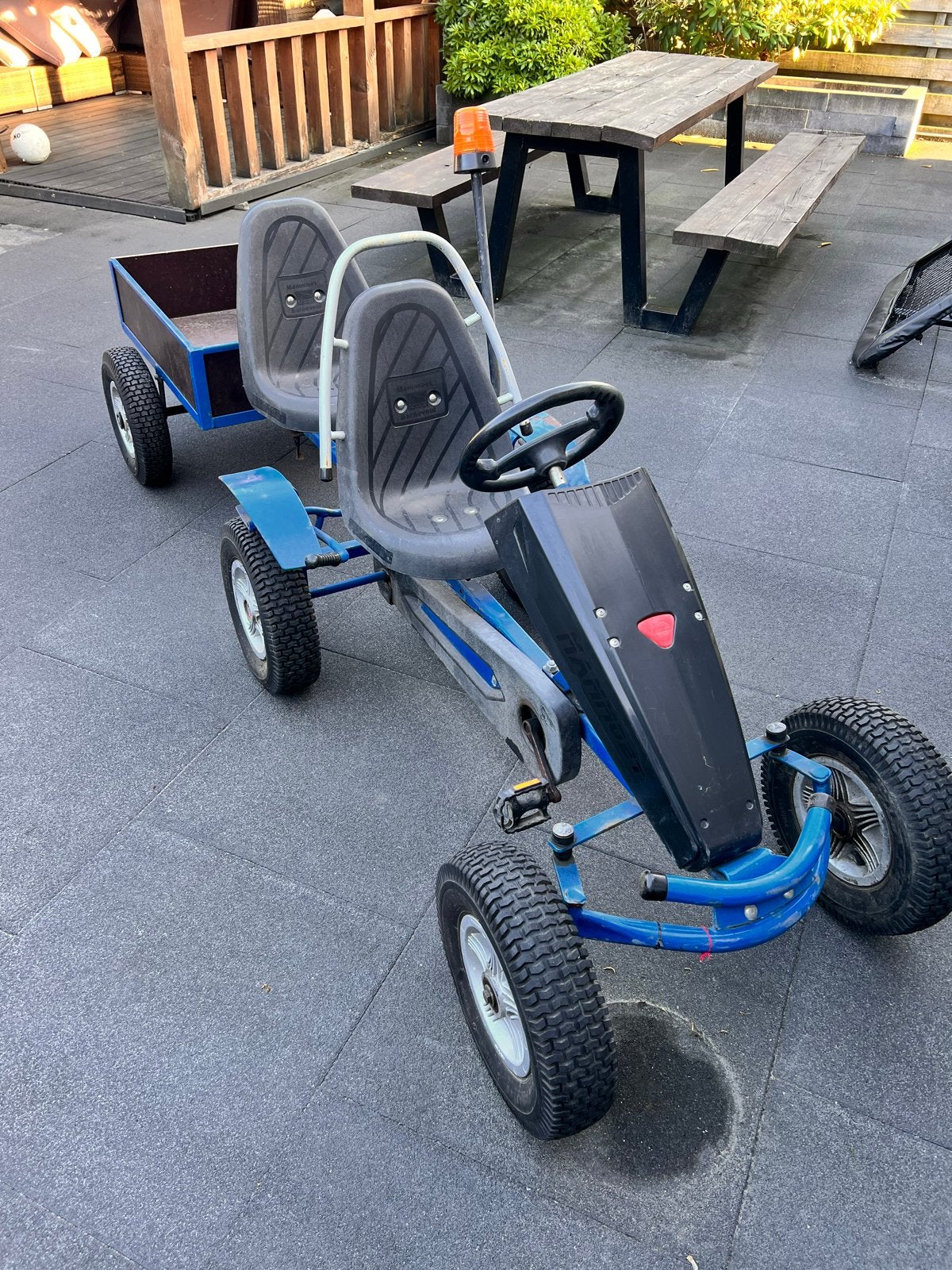 MAMMOET Blauwe skelter met aanhanger en twee zitplaatsen, Ophalen, Gebruikt, Trapvoertuig