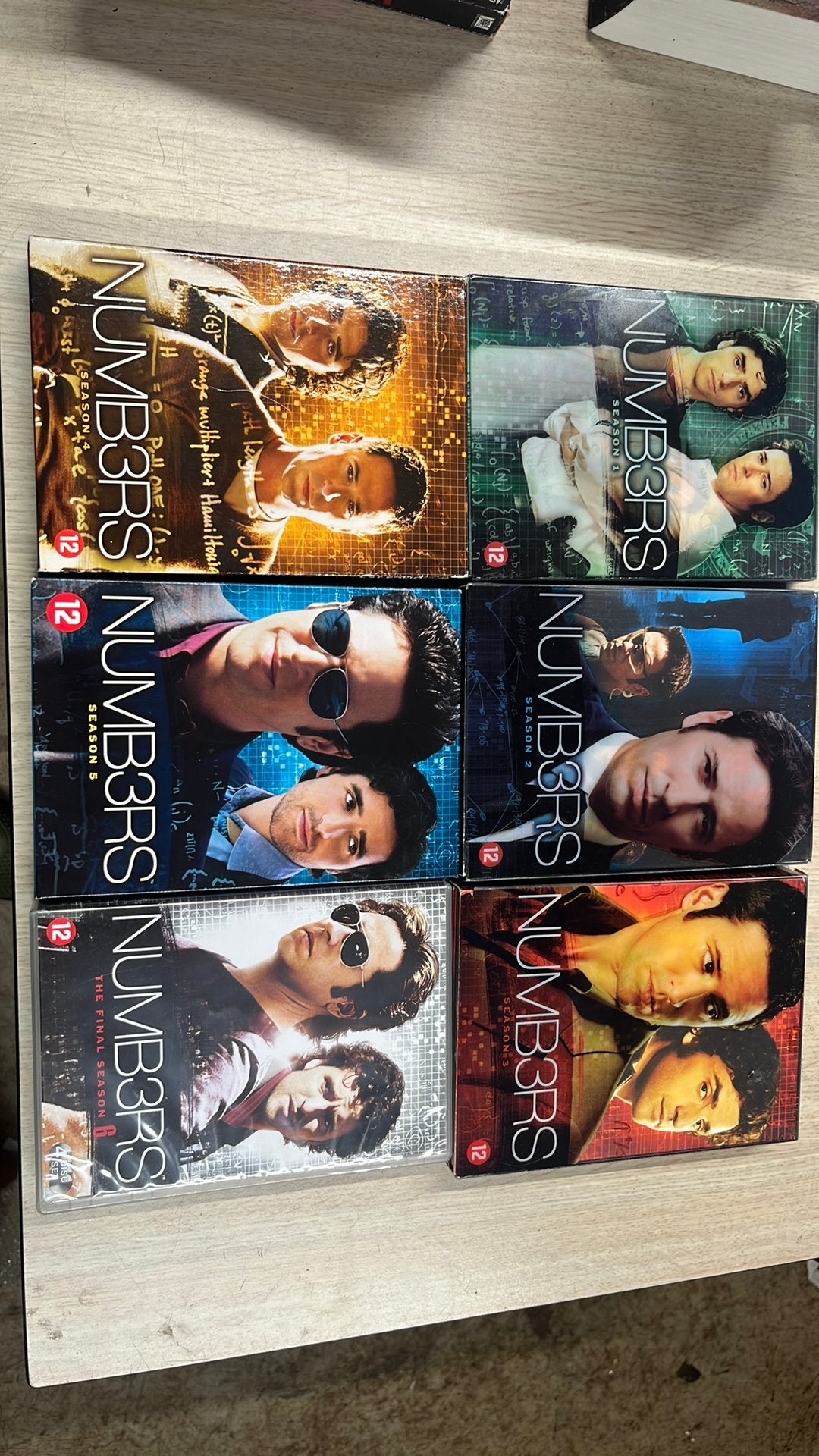 Numb3rs serie 1-6 dvd box, Cd's en Dvd's, Ophalen of Verzenden, Gebruikt