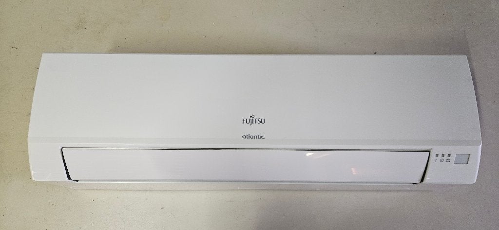 Fujitsu hoog aan de wand airco ASYG12LLC / AOYG12LLCE, Witgoed en Apparatuur, Airco's, Ophalen, Minder dan 60 m³, Timer, 3 snelheden of meer