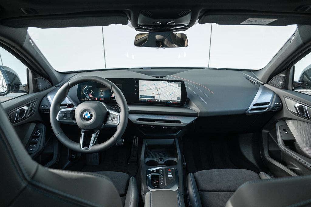 BMW 1 Serie 120 M Sport Automaat / Panoramadak / Sportstoele, Auto's, 156 pk, Met garantie (alle), Origineel Nederlands, Bedrijf