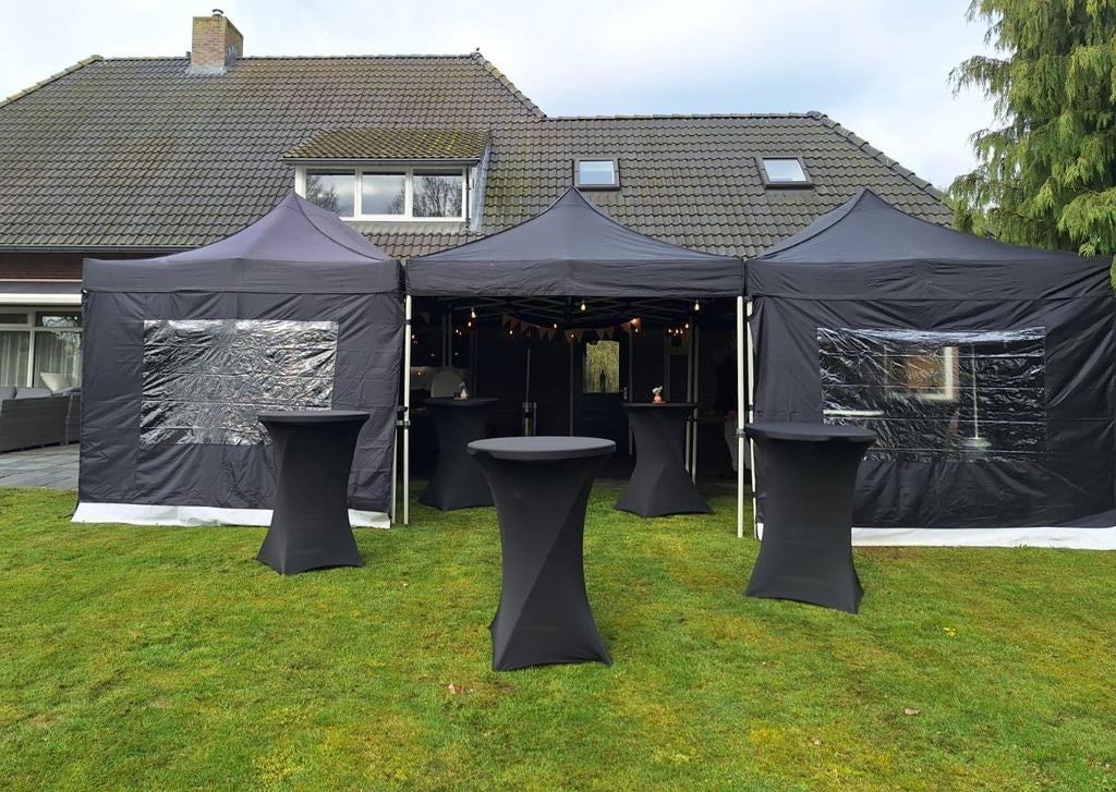 FEESTTENT TE HUUR 6X9 ZWART INCLUSIEF OP/AFBOUW € 210,=, Hobby en Vrije tijd, Feestartikelen | Verhuur, Ophalen of Verzenden