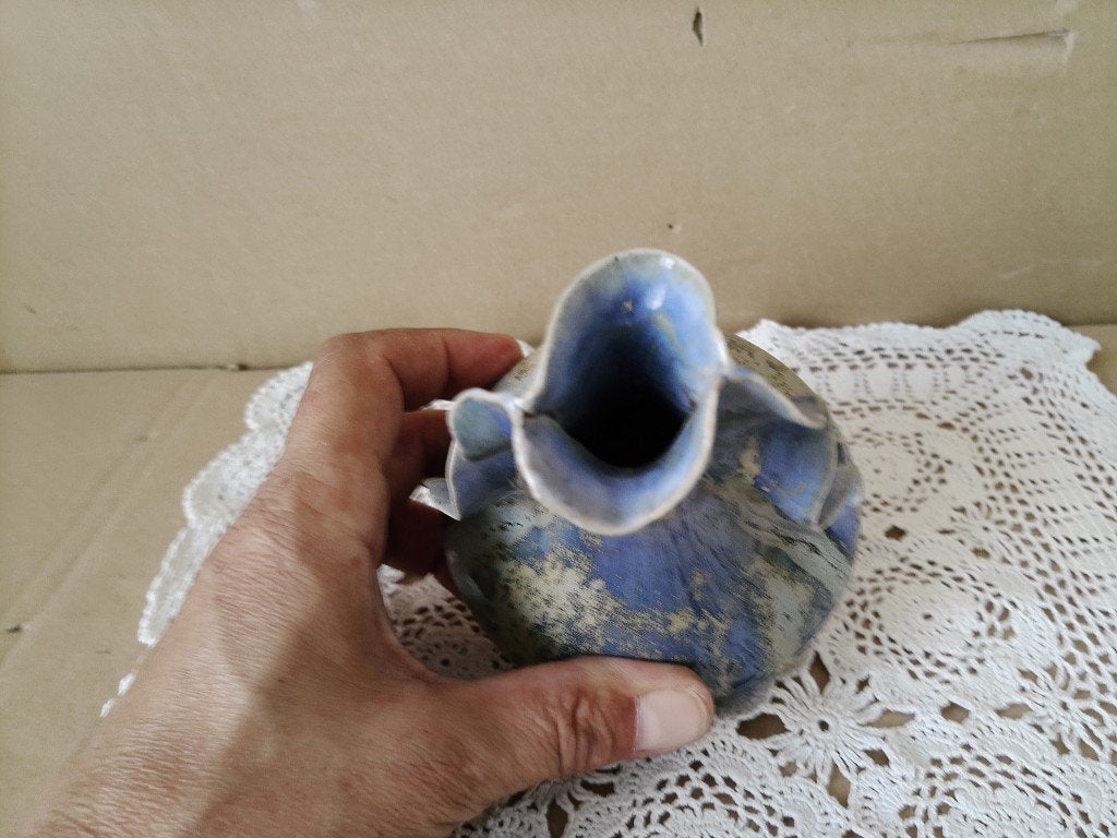 Aardewerk vaas Ellen van Bendegom keramische vaas vaasje14cm, Antiek en Kunst, Ophalen of Verzenden