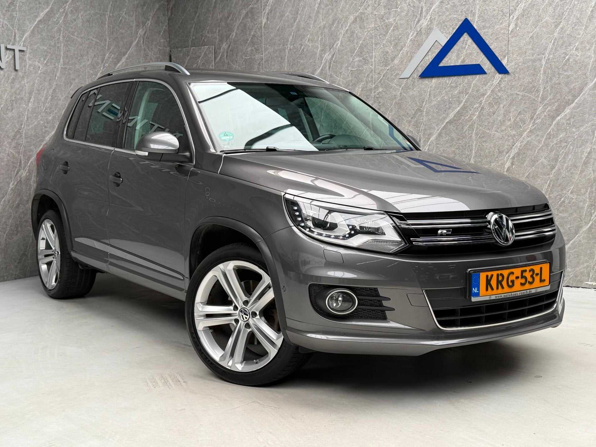 Volkswagen TIGUAN 2.0 TSI 4Motion R-Line / Onderhouden / APK, Automaat, Euro 5, Gebruikt, Zwart