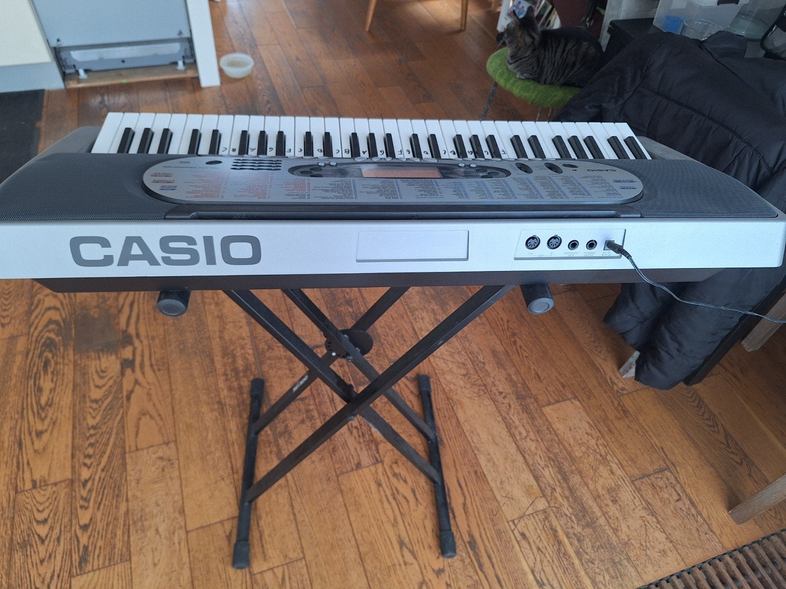 Casio keyboard met onderstel en kruk - alles verstelbaar, Muziek en Instrumenten, Ophalen, Casio, Met standaard, 61 toetsen