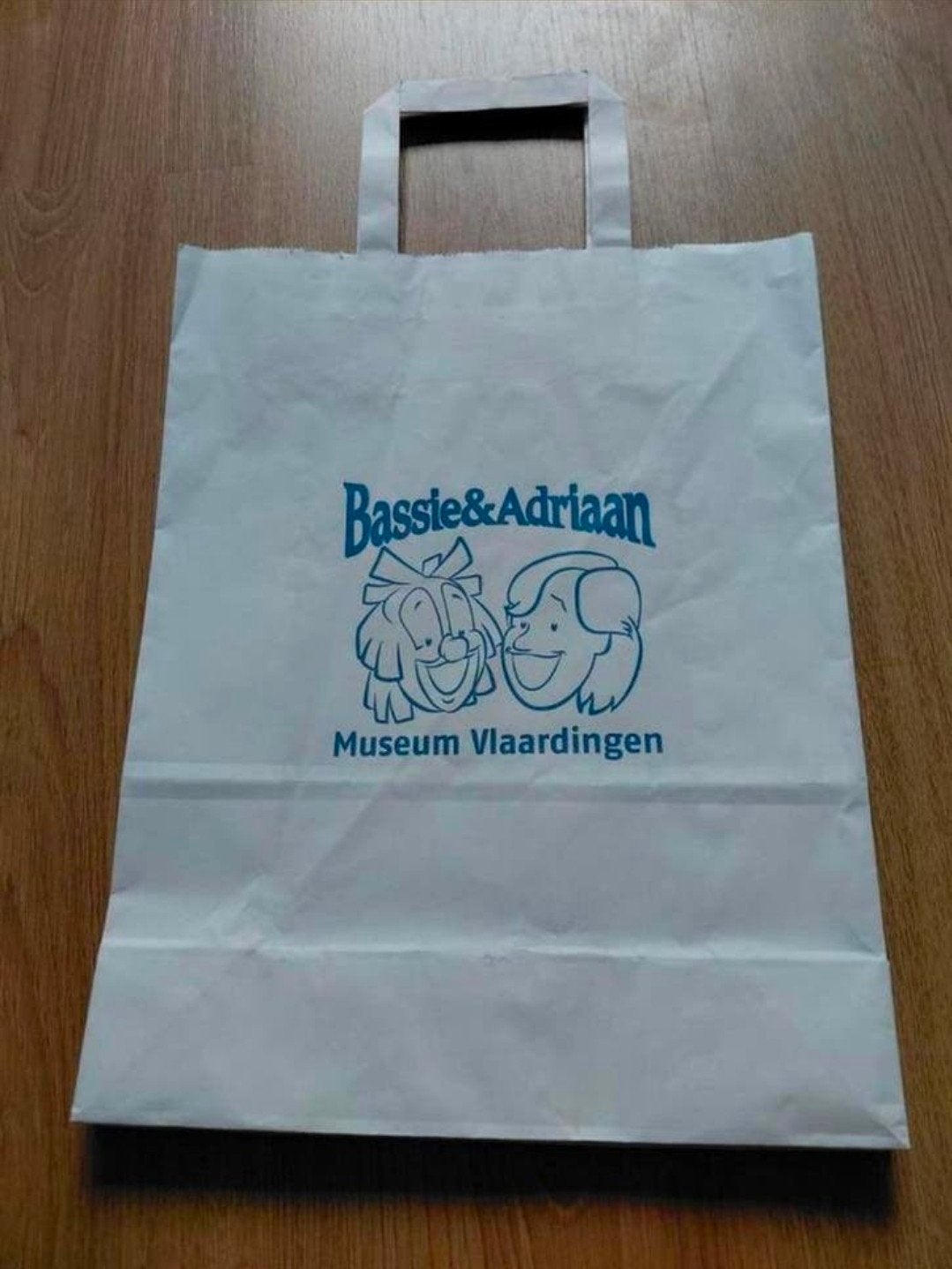 Bassie en Adriaan museum Vlaardingen papieren tas, Ophalen of Verzenden, Gebruikt, Tv, Gebruiksvoorwerp