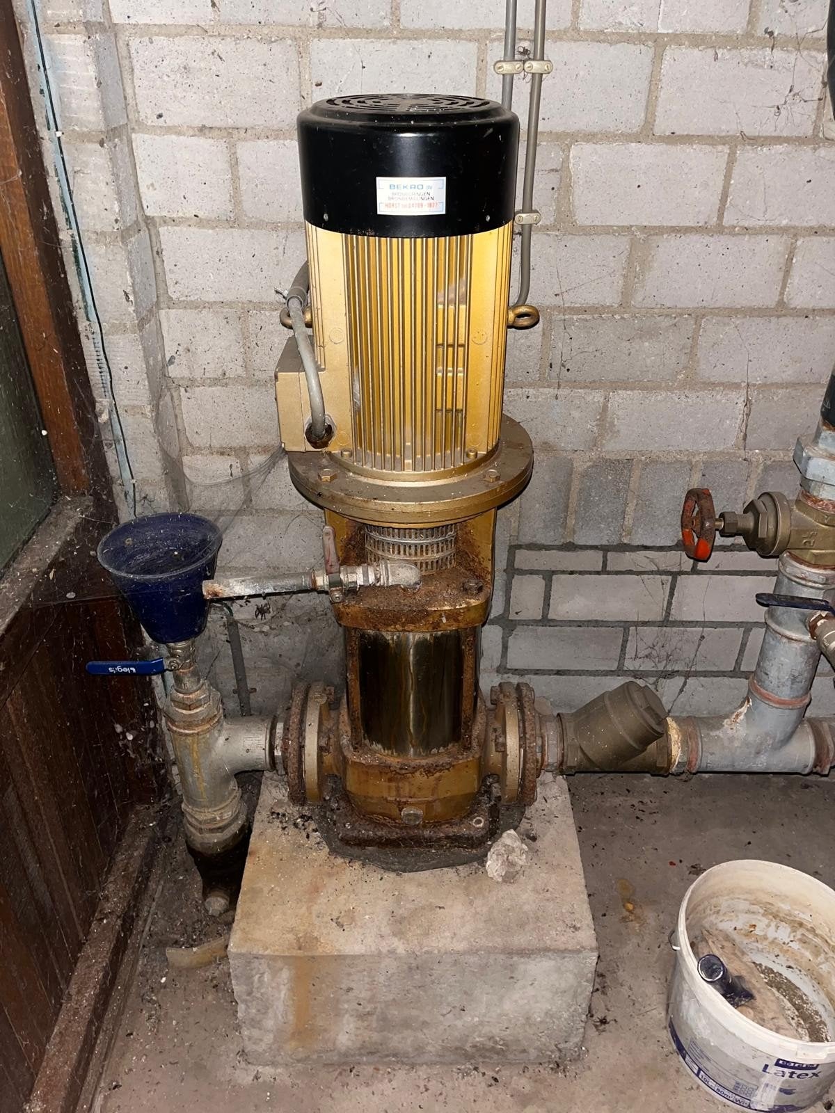 waterpomp regenpomp sterdriehoek, Ophalen, Gebruikt, Elektrisch, Hydrofoorpomp