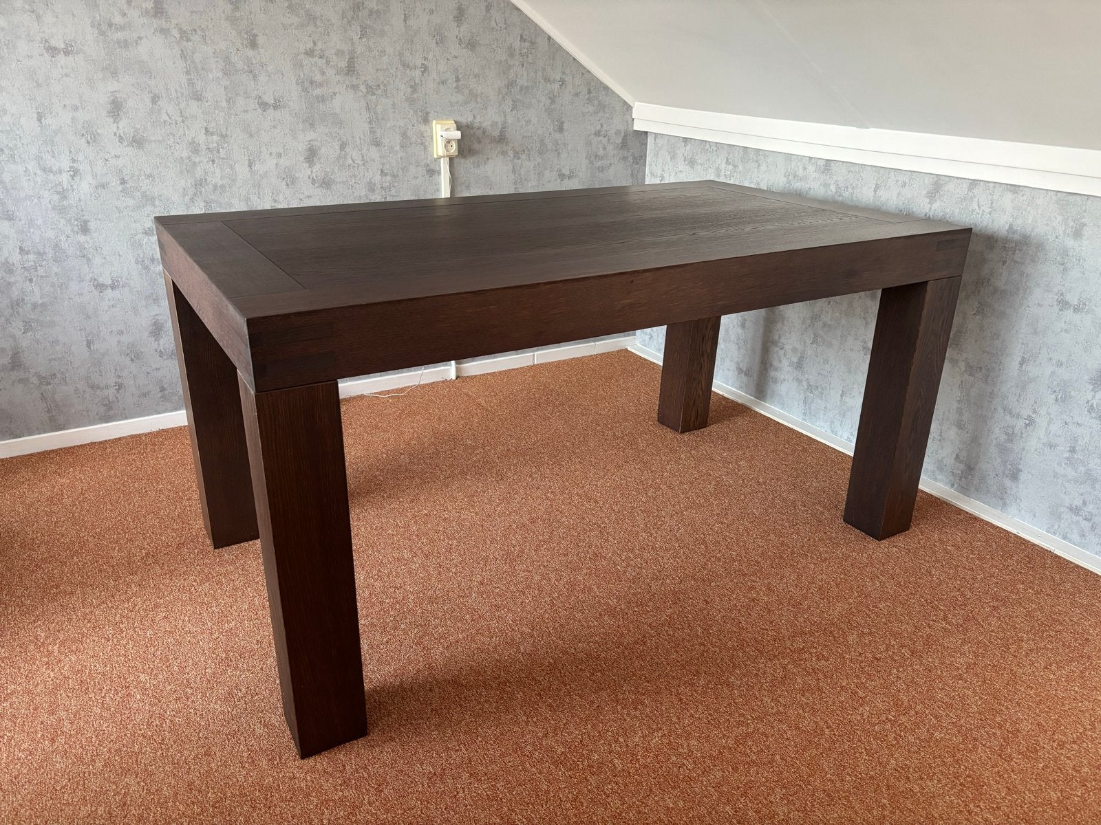 Robuuste donkerbruine houten eettafel, Ophalen, Gebruikt, Robuust / landelijk, 50 tot 100 cm
