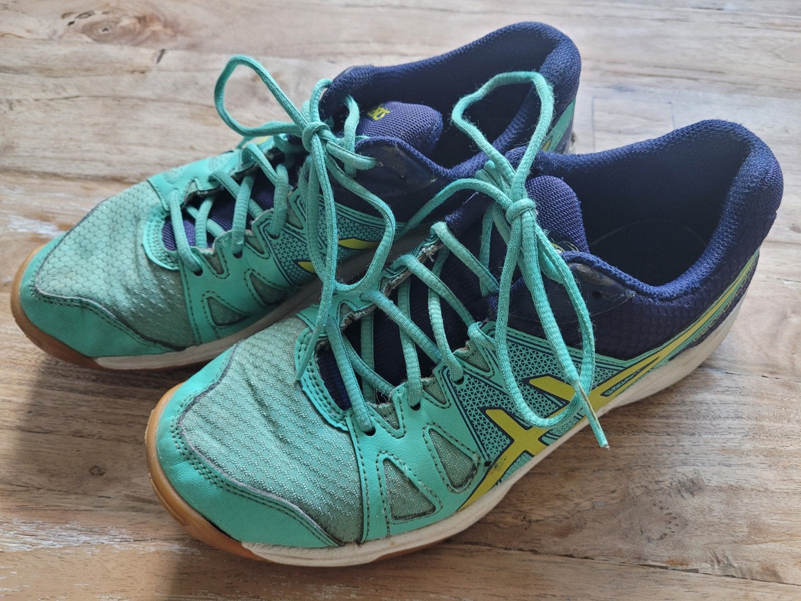 ASICS GEL-UPCOURT Tennisschoenen - Maat 37.5, Sport en Fitness, Tennis, Ophalen of Verzenden