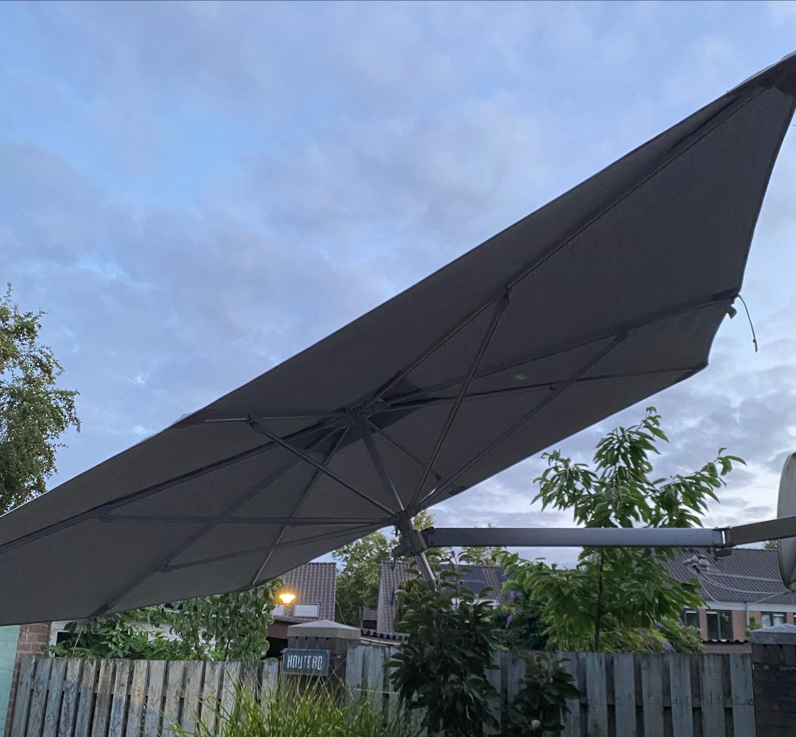 Ambrosa Paraflex Muurparasol 2.3m Lichtgrijs Aluminium, Ophalen, Muurparasol, Verstelbaar, Gebruikt