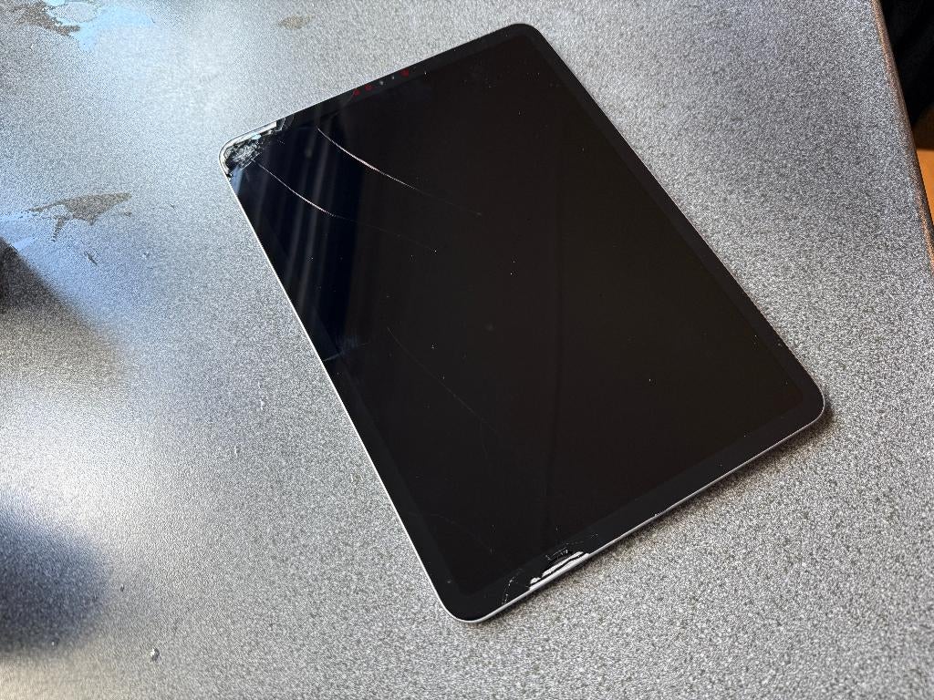 iPad Pro 11 inch, 2022 4e generatie, Space Gray, Ophalen of Verzenden, Niet werkend, Apple iPhone