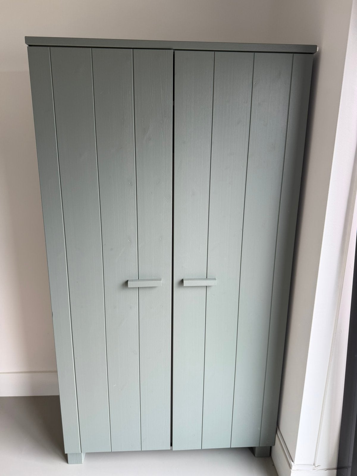 WOOOD Dennis Kast Grijs-Groen met Extra Planken, Ophalen, 100 tot 150 cm, 200 cm of meer, Zo goed als nieuw