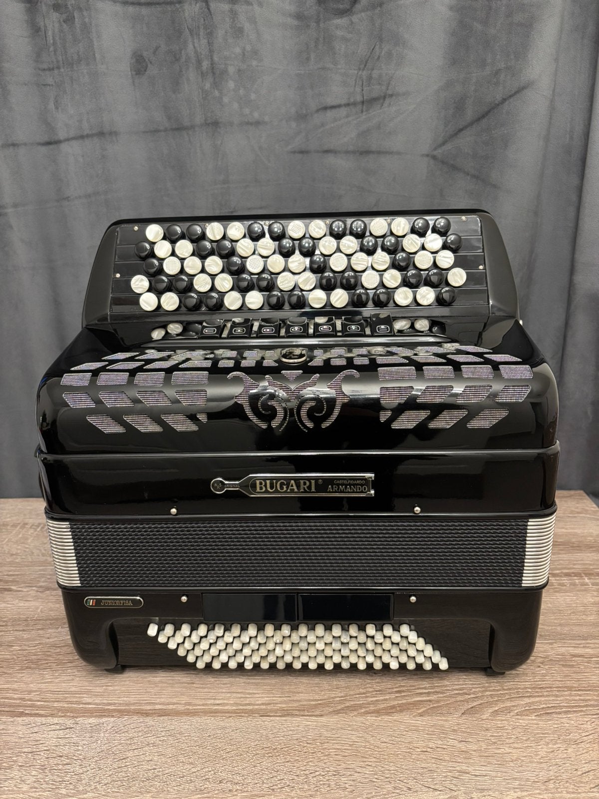 Bugari Juniorfisa 320/J accordeon, Muziek en Instrumenten, Accordeons, Ophalen, Zo goed als nieuw, 120-bas