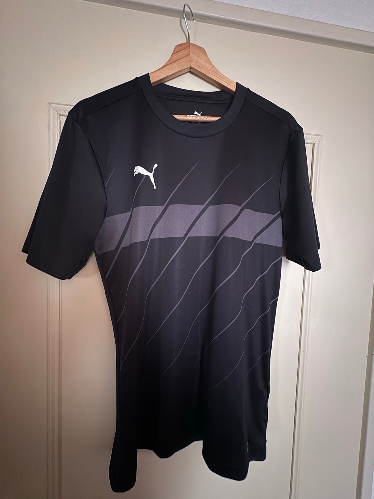 Puma sportshirt zwart - Maat M, Maat 48/50 (M), Zwart, Ophalen of Verzenden, Voetbal