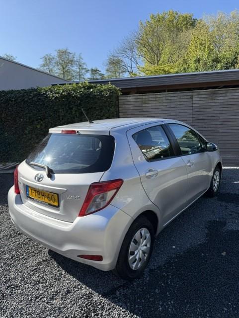Toyota Yaris 1.0 VVT-i Now, Auto's, Toyota, Euro 5, Stof, Gebruikt, Origineel Nederlands